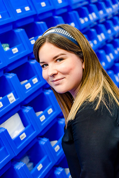 julie-laboue-preparateur-de-commandes